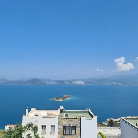 Sleeps 4, Holiday Flat With Shared Pool - Awz 255 * 말마리스